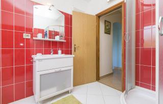 4 Bedroom Amazing Apartment In Labin - Labin - 7