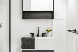 Cozy Apartment on Bourke St Steps from Chinatown - 3