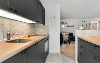 Cozy Home In Hadsund With Sauna - 4