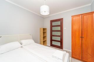Rodzinny Apartament 3city z 5 Sypialniami, Parkingiem i Ogródkiem by Noclegi Renters - Danzig - 8
