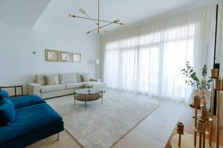 Elegant 1BR Retreat with Ocean Views, Palm - Dubai - 8