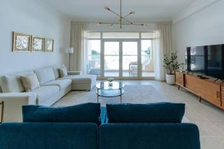 Elegant 1BR Retreat with Ocean Views, Palm - 7