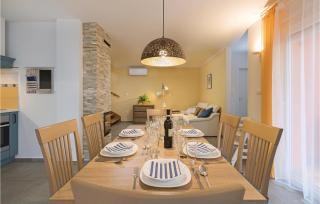 Two-Bedroom Holiday Home In Barbariga - Barbariga - 9