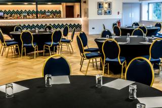 Tiverton Hotel Lounge & Venue - 1