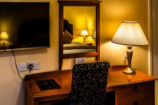 Tiverton Hotel Lounge & Venue - 2