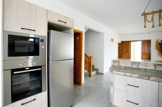 Spacious 4 Bed Villa with BBQ, Pool & Parking Grand Baie - 3