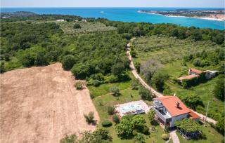 0-Bedroom Apartment In Porec - Tar - 3