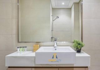 Fully Furnished One Bed in Meydan, Hosted by Desert City Stays - Dubai - 9