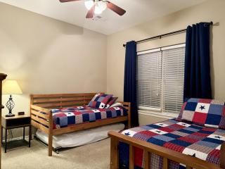 Lower Level Condo B-1 - Hollister - 5