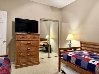 Lower Level Condo B-1 - Hollister - 3