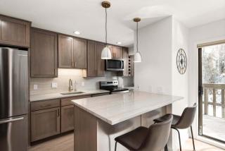 Renovated Riverfront 3 BR, 2 BA with Pool - Walk to Town! - Aspen - 3