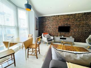 Waves, Central Beach Town Apartment - Hastings - 7