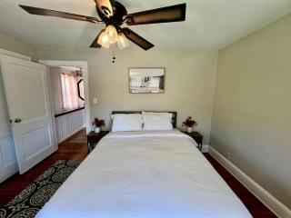 Cozy Bungalow Quiet Neighborhood Suite 1 - 2