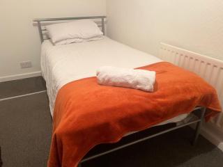 The Coral Guest House 1 Mile from Winchester Market - Winchester - 5