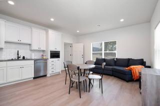 Brand New Modern Getaway on Private Land! - Tulsa - 9