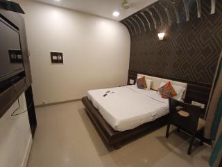 Hotel Airport-intl airport Near to Mumbai Airport & BKC US Consulate - Mumbai - 3