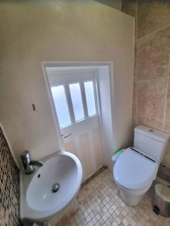 Centrally located in Canterbury - 5