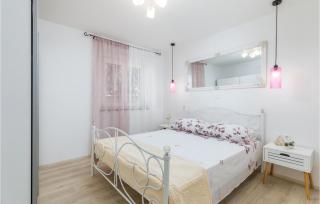 Lovely Home In Valbandon With Wifi - Valbandon - 4