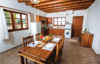 Stunning Home In Pomos With Wifi - Pomos - 7