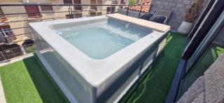 Vivisierras, Piso 3 frente al lago, centro Villa Carlos Paz, 2 dormitorios, 2 baños, pileta privada, premium - Villa Carlos Paz - 6