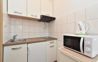 One-Bedroom Apartment In Podstrana - Podstrana - 2