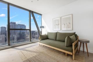 Modern Nomads Skyline View Escape - 2Bedroom by Gardens and Station - 9