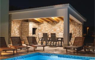 Stunning Home In Lovrec - Lovreć - 1
