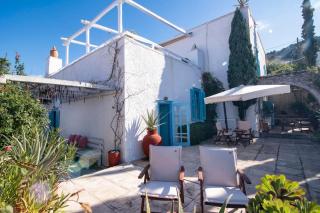 1620 Historical Stone Manor - Hydra - 9