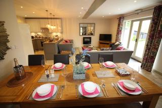 Frith Farm House Cottages - 8