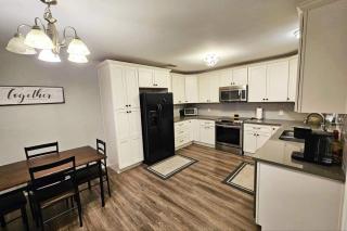 Pool Theater Convenient Location 4bedroom2 Bath - 8