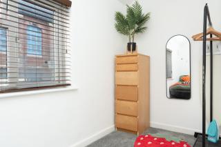 One Bedroom Home, Central, Free Parking, Sleeps 4 - Portsmouth - 6