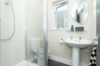 One Bedroom Home, Central, Free Parking, Sleeps 4 - Portsmouth - 2