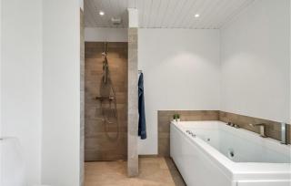 Amazing Home In Grenaa With Wifi - 3