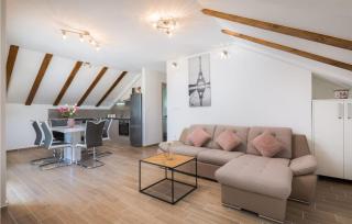 5 Bedroom Stunning Home In Zatoglav - Ražanj - 7