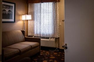 Best Western Plus Suites Hotel Coronado Island - 9