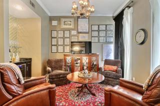121 W Jones Parlor - Savannah - 2