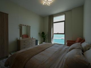 Upscale 2BR apartment with a complete view of the sea on Al Reem Island - Abu Dhabi - 8