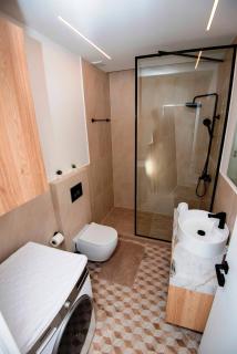 Lighthouse Apartments - 4