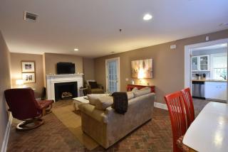 321 E Congress Garden - Savannah - 8