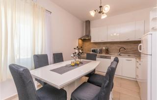Amazing Home In Polaca - Tinj - 6