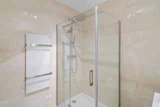 Prestige XL Full-home near city center and Park - 4