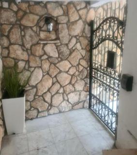 Malibu Apartments - Sutomore - 6