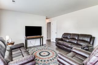3 Mi to Huntington Beach Hampton Family Home! - Hampton - 7