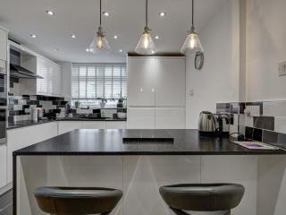 Stunning Manchester Apartment with Parking - Pass the Keys - 9