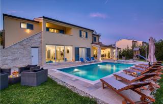 Amazing Home In Naselje Muzini - Tomišići - 0