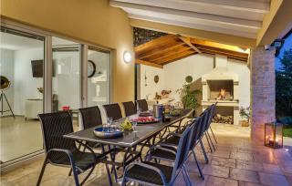 Amazing Home In Naselje Muzini - Tomišići - 3