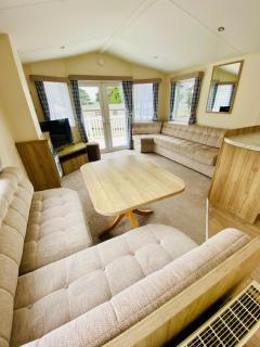 A lovely caravan that truly has it all, perfect for families, couples, or friends in Newquay - Newquay - 1