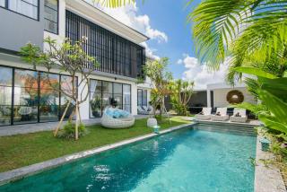 Stylish 4Bed Luxury Villa with Private Pool Access - Canggu - 0