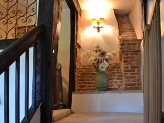 Tudor Cottage - Romsey - 1