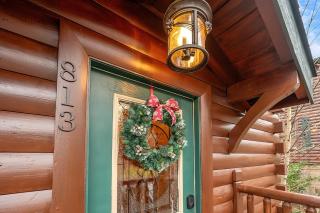 Bear Path Lodge - HotTub, Pool Table, Arcade Machine, Fireplace - Minutes to Downtown Gatlinburg - Gatlinburg - 2